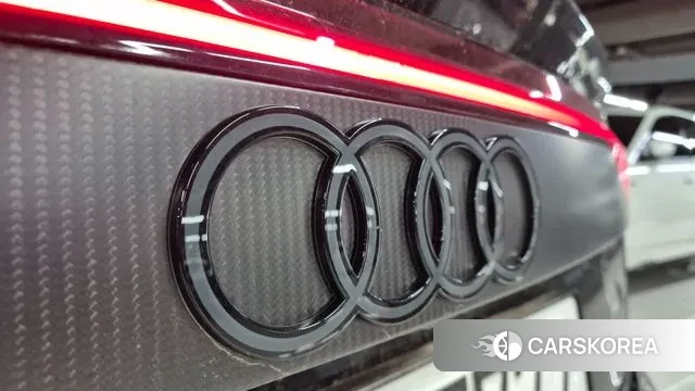 Audi RSQ8 (4M) 2025 Черный из Кореи, фото 3