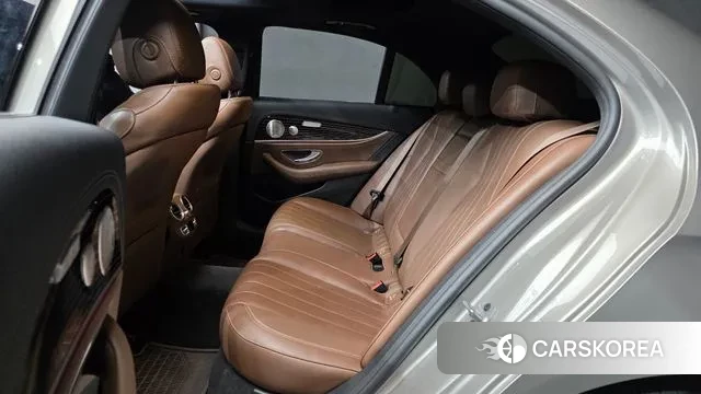 Mercedes-Benz E-Class W213 2021 Песочный из Кореи, фото 3