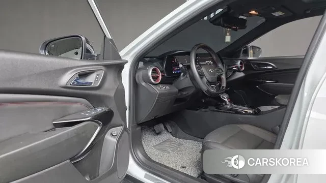 Chevrolet (GM Daewoo) Trax Crossover 2023 Белый из Кореи, фото 3