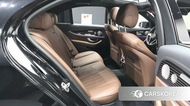 Mercedes-Benz E-Class W213 2023 Черный из Кореи, фото 3