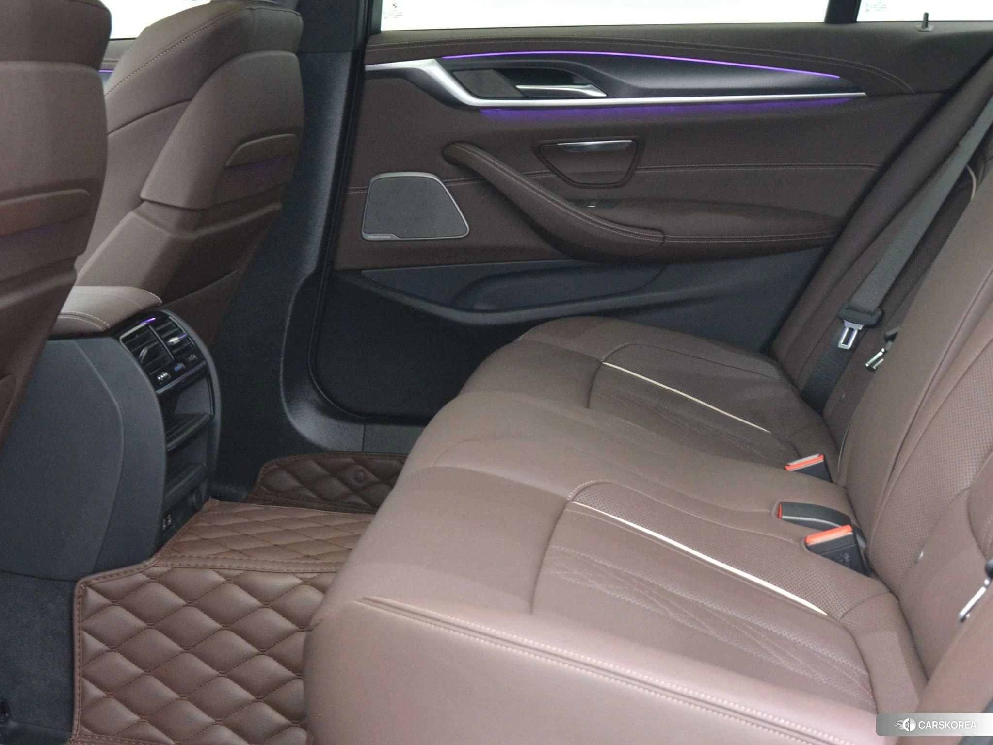 BMW 5 series 2022 Черный из Китая, фото 3