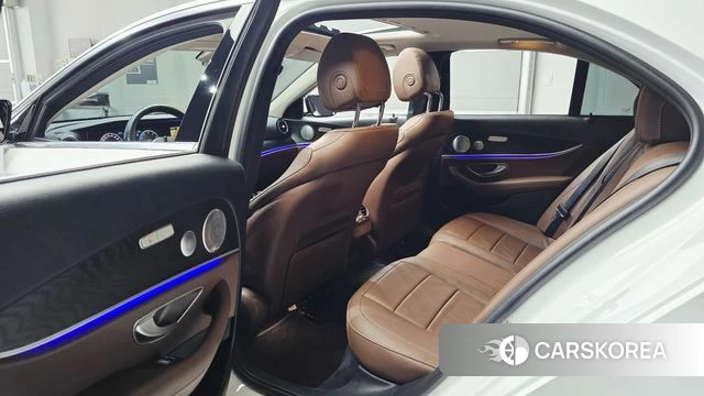 Mercedes-Benz E-Class W213 2020 Белый из Кореи, фото 3