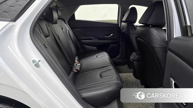 Hyundai The New Avante (CN7) 2023 Белый из Кореи, фото 3