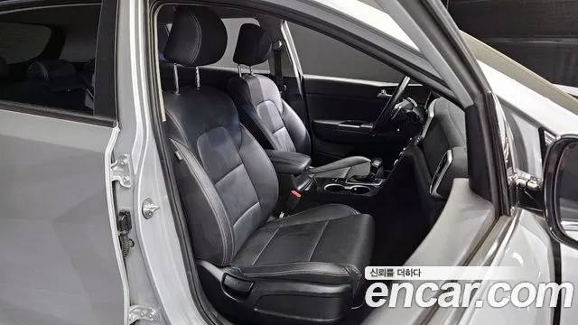 Kia Sportage The Bold 2021 Серебряный из Кореи, фото 3