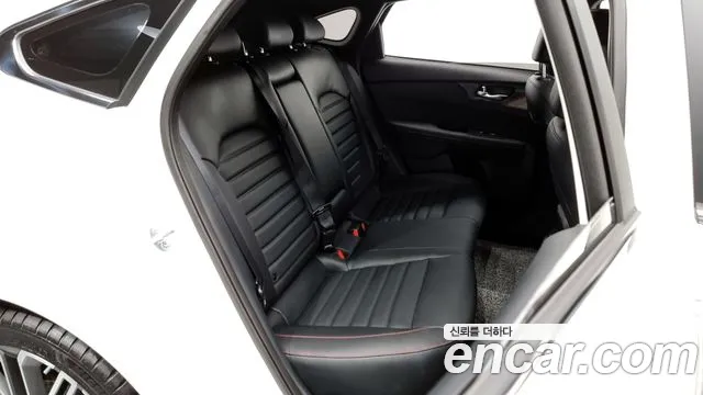 Kia The New K3 2nd generation 2023 Белый из Кореи, фото 3