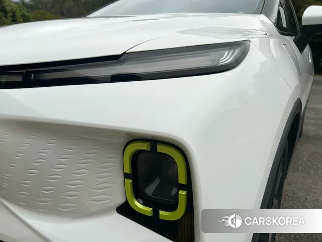 Geely Geometry E firefly 2023 Белый из Китая, фото 3