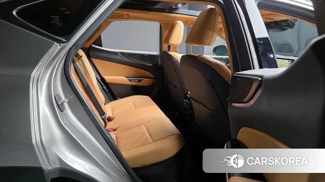 Lexus NX350h Second generation 2024 Серебряный из Кореи, фото 3