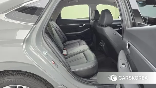 Hyundai Sonata (DN8) 2022 Серебристо-серый из Кореи, фото 3