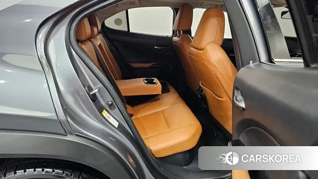 Lexus UX250h 2019 Серый из Кореи, фото 3