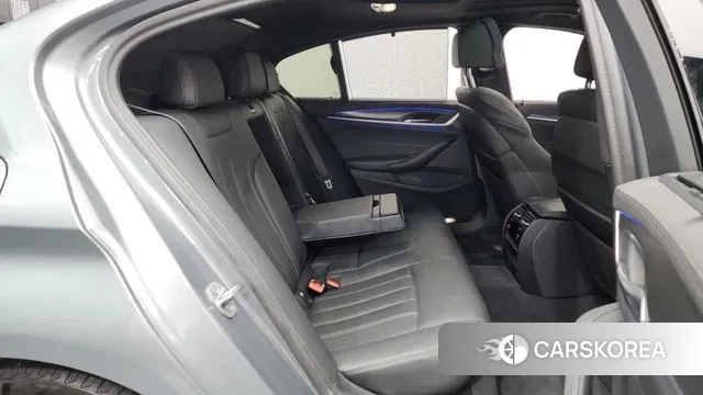 BMW 5 Series (G30) 2023 Серый из Кореи, фото 3