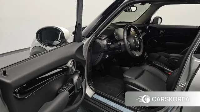 Mini Cooper 2023 Серебристо-серый из Кореи, фото 3