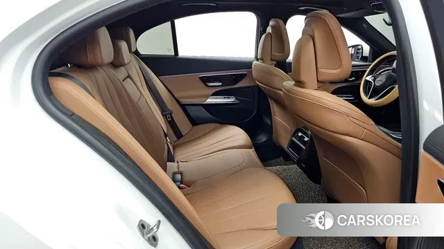 Mercedes-Benz E-Class W214 2024 Белый из Кореи, фото 3