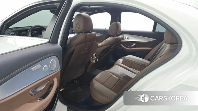 Mercedes-Benz E-Class W213 2021 Белый из Кореи, фото 3
