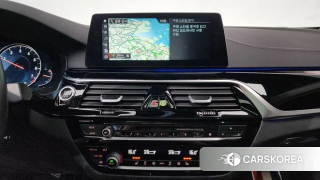 BMW 5 Series (G30) 2018 Белый из Кореи, фото 3