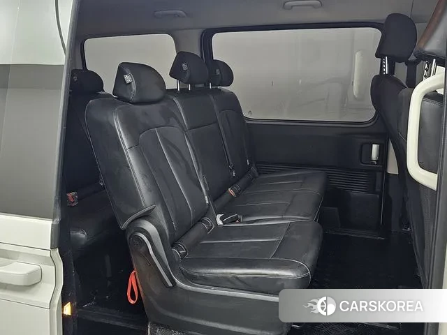 Hyundai Staria 2024 Белый из Кореи, фото 3