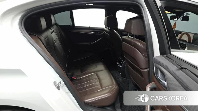 BMW 5 Series (G30) 2019 Белый из Кореи, фото 3