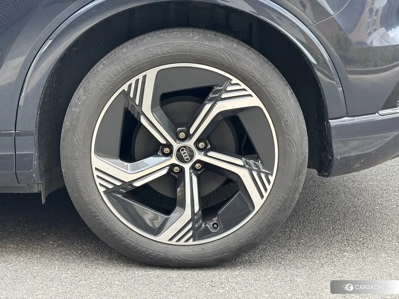 Audi Q4 e-tron 2023 Черный из Китая, фото 3