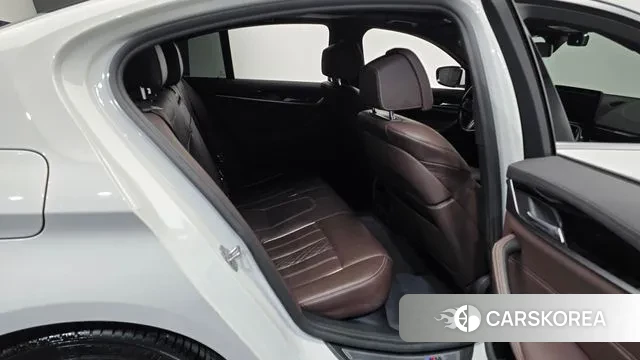 BMW 5 Series (G30) 2021 Белый из Кореи, фото 3