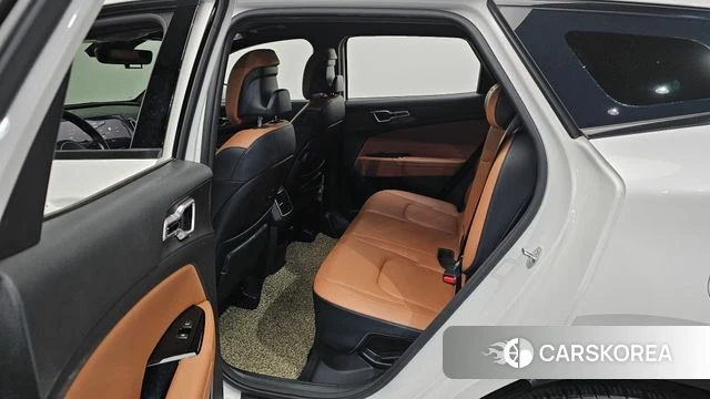 Kia Sportage 5th Generation Hybrid 2023 Белый из Кореи, фото 3