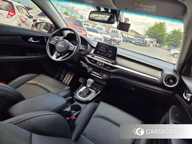 Kia The New K3 2nd generation 2023 Черный из Кореи, фото 3