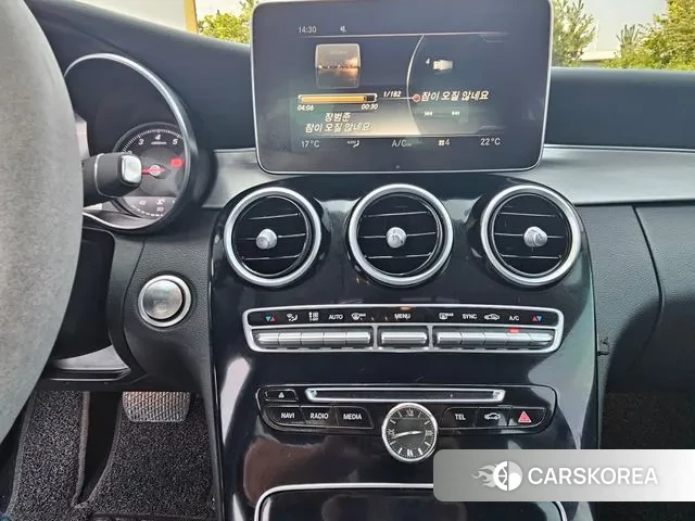 Mercedes-Benz C-Class W205 2018 Белый из Кореи, фото 3