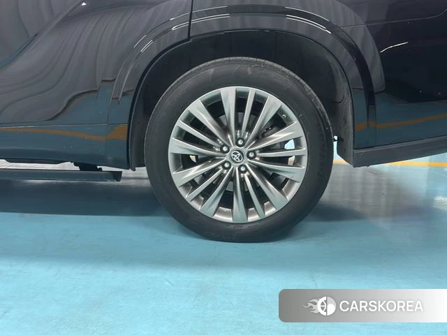 Toyota Highlander 2024 Черный из Китая, фото 3