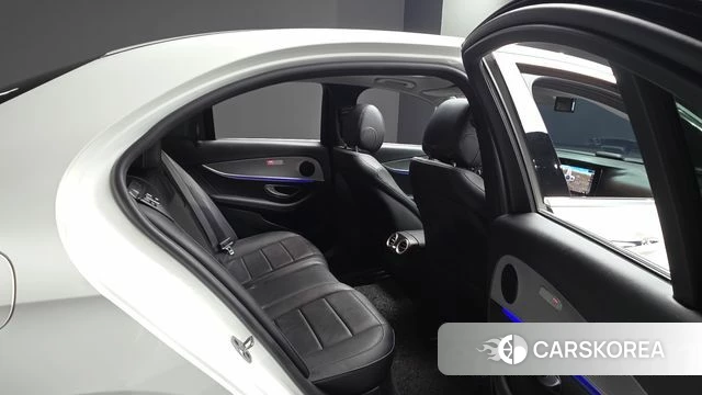 Mercedes-Benz E-Class W213 2019 Белый из Кореи, фото 3