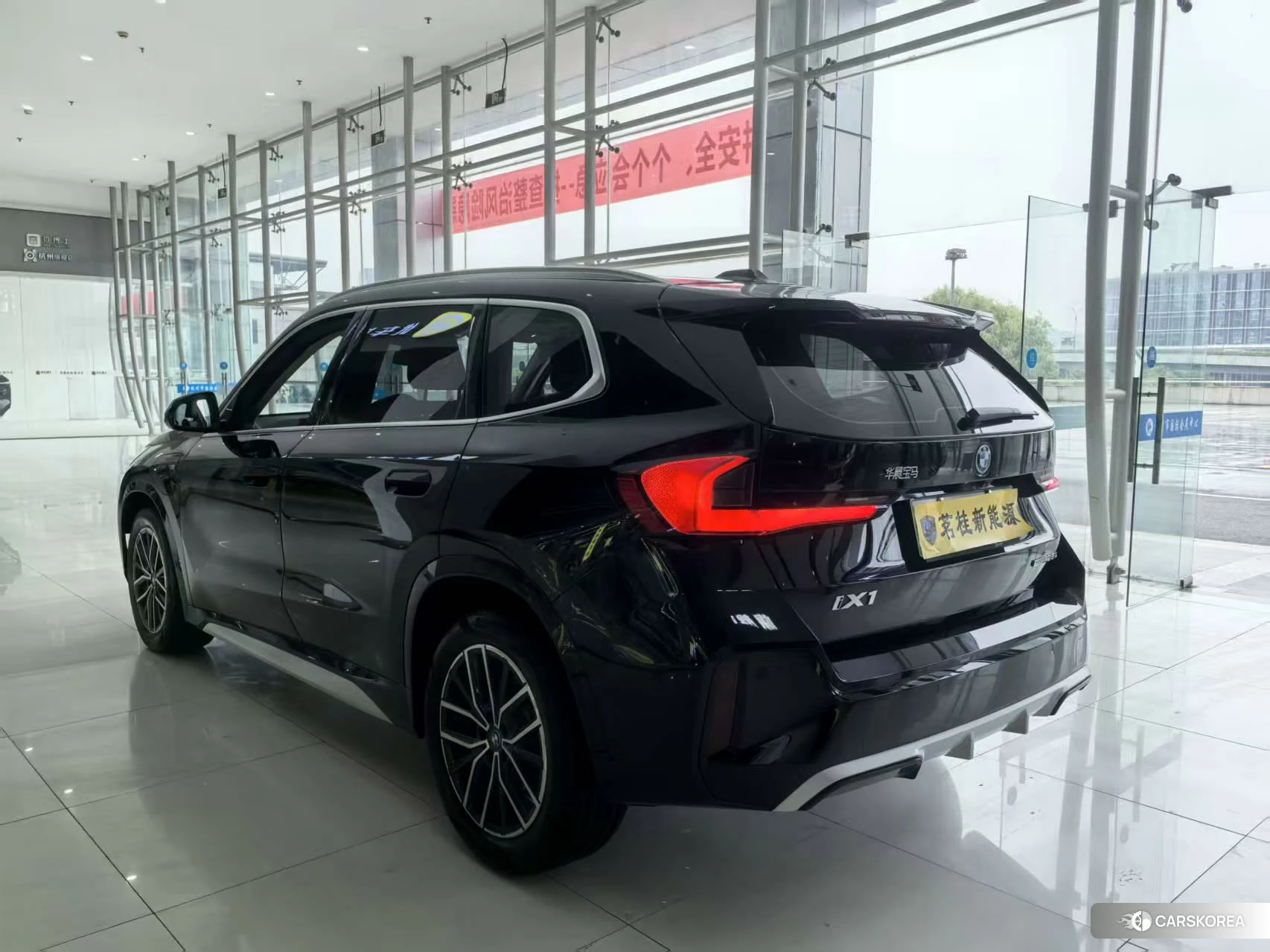 BMW iX1 2023 Черный из Китая, фото 3