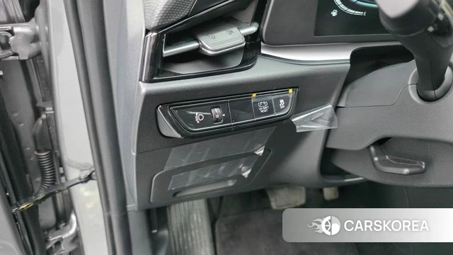 Kia Di Ol Nu Niro 2024 Серебристо-серый из Кореи, фото 3
