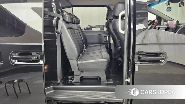 Hyundai Staria 2022 Черный из Кореи, фото 3