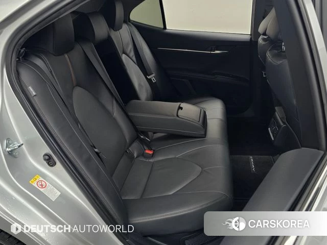 Toyota Camry (XV70) 2018 Серебряный из Кореи, фото 3