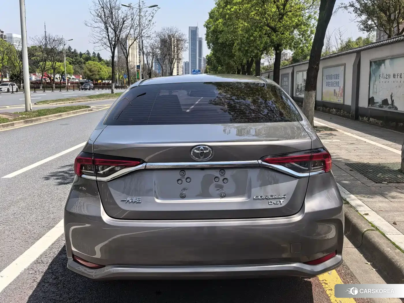 Toyota Corolla 2023 Champagne/brown из Китая, фото 3