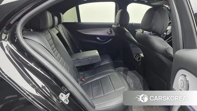 Mercedes-Benz E-Class W213 2021 Черный из Кореи, фото 3