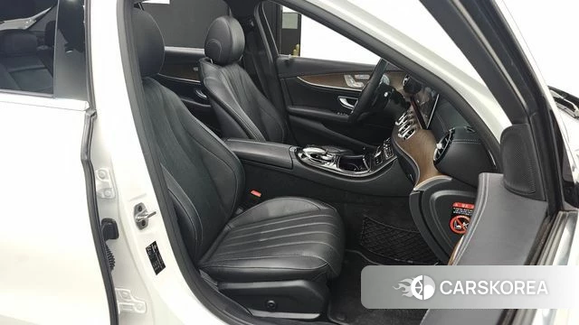 Mercedes-Benz E-Class W213 2019 Белый из Кореи, фото 3