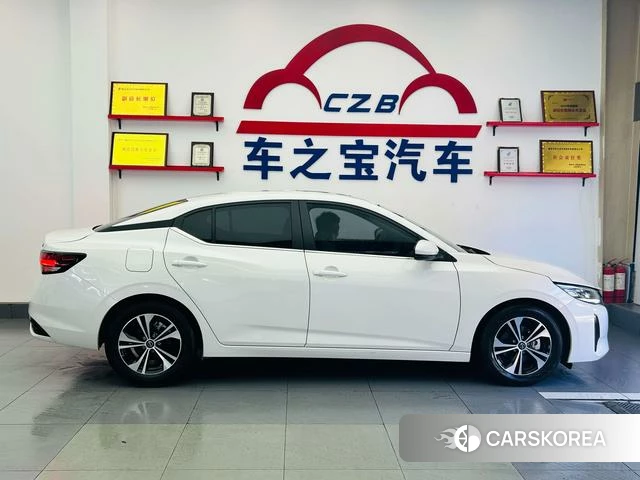 Nissan Xuan Yi 2023 Белый из Китая, фото 3