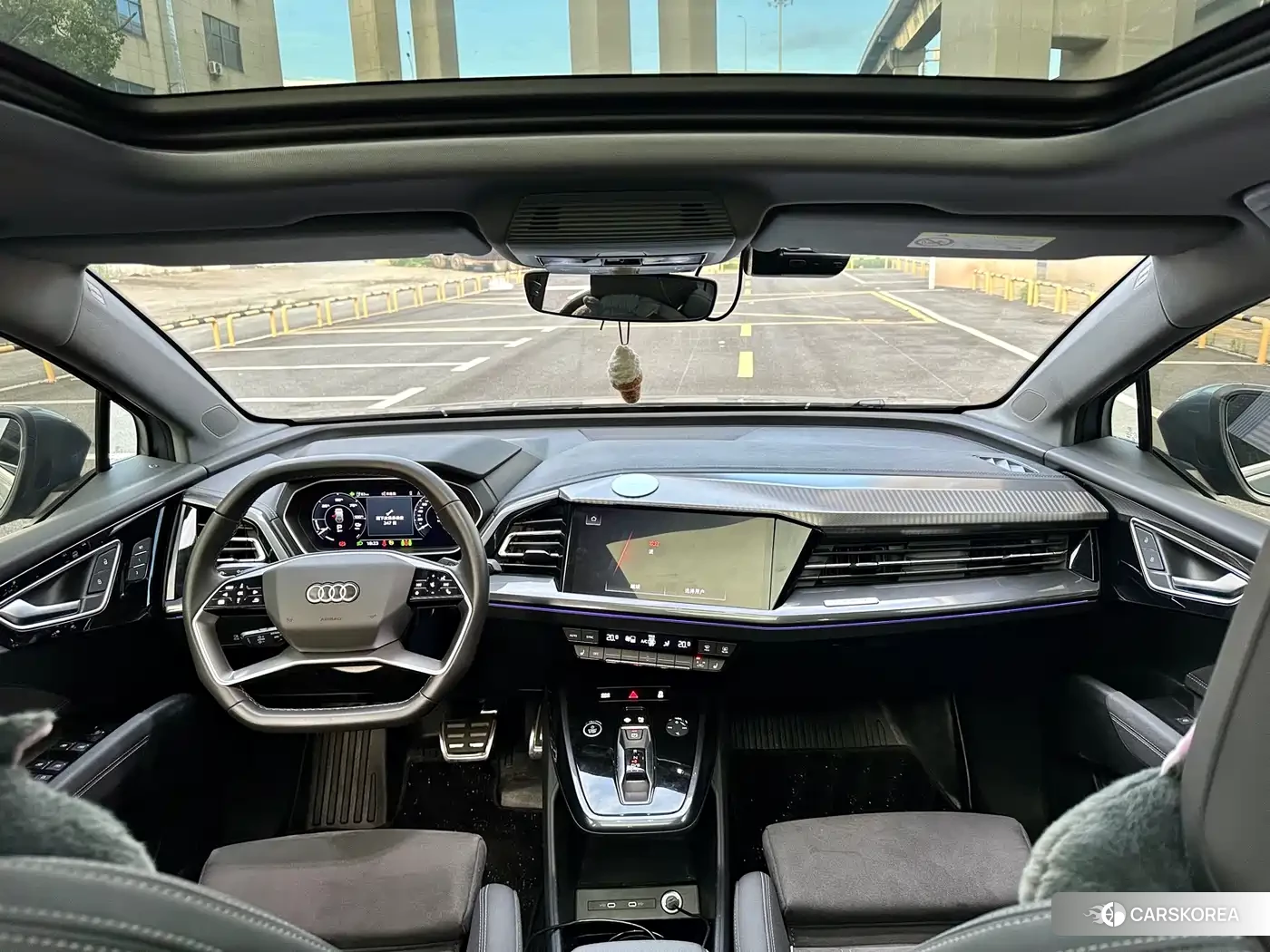 Audi Q4 2023 Silver/gray из Китая, фото 3
