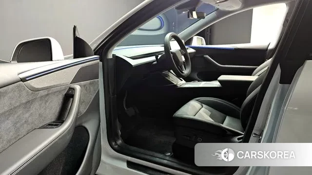 Tesla Model Y 2025 Белый из Кореи, фото 3