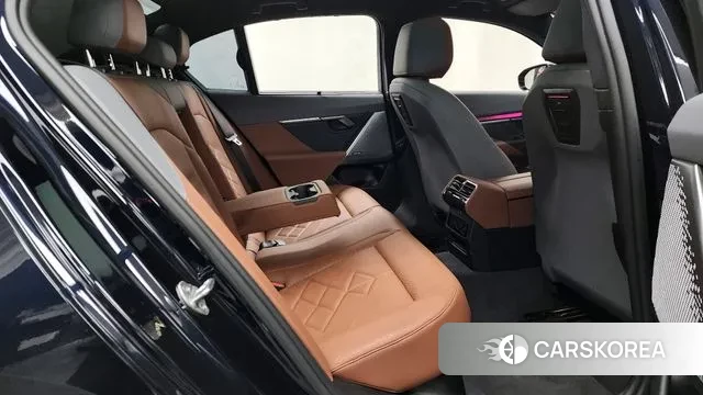 BMW 5 Series (G60) 2024 Черный из Кореи, фото 3