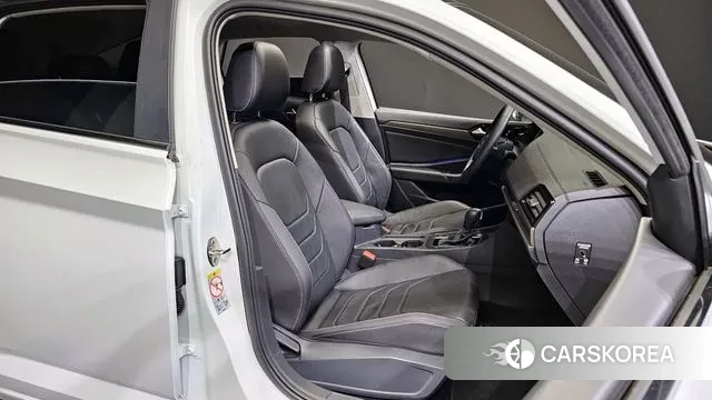 Volkswagen 7th Generation of Jetta 2021 Белый из Кореи, фото 3