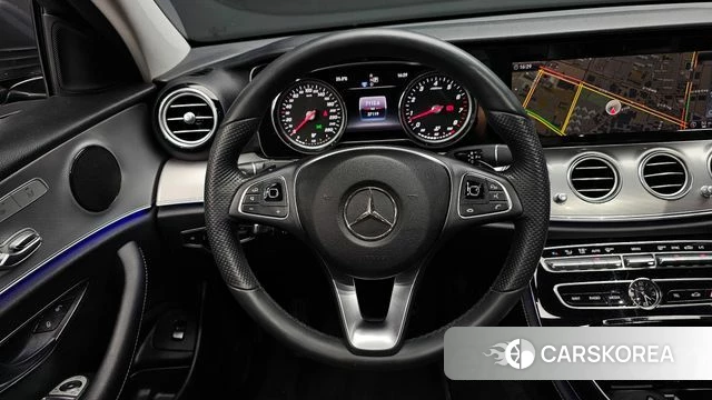 Mercedes-Benz E-Class W213 2018 Серый из Кореи, фото 3