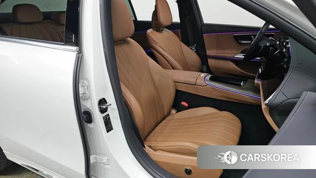 Mercedes-Benz E-Class W214 2024 Белый из Кореи, фото 3