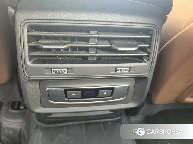 Audi Q7 2024 Черный из Китая, фото 3