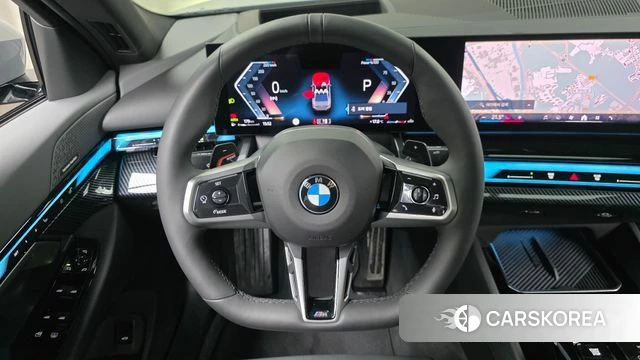 BMW 5 Series (G60) 2025 Светло-серебряный цвет из Кореи, фото 3