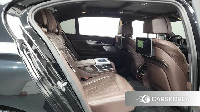 BMW 7 Series (G11) 2022 Черный из Кореи, фото 3