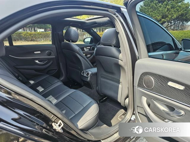 Mercedes-Benz E-Class W213 2023 Черный из Кореи, фото 3