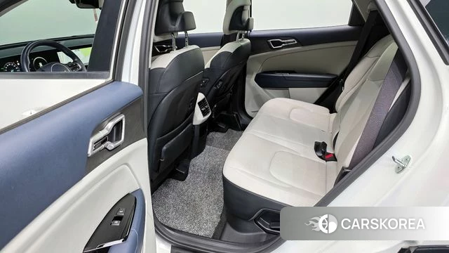 Kia Sportage 5th Generation Hybrid 2022 Белый из Кореи, фото 3