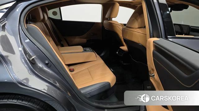 Lexus ES300h 7th generation 2023 Серый из Кореи, фото 3