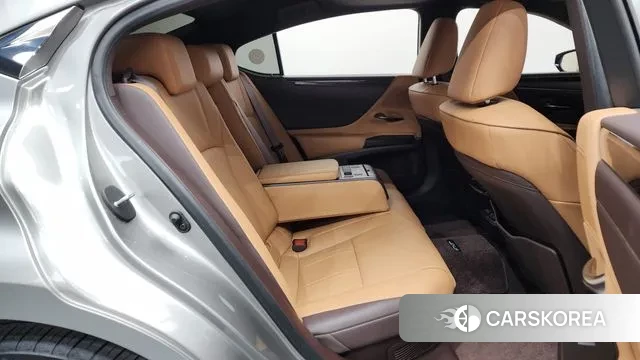 Lexus ES300h 7th generation 2020 Серебристо-серый из Кореи, фото 3