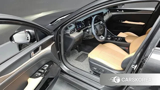 Kia K5 3rd generation 2023 Серый из Кореи, фото 3