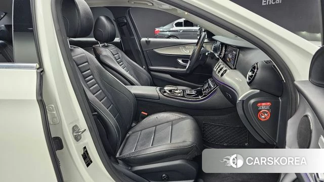 Mercedes-Benz E-Class W213 2018 Белый из Кореи, фото 3